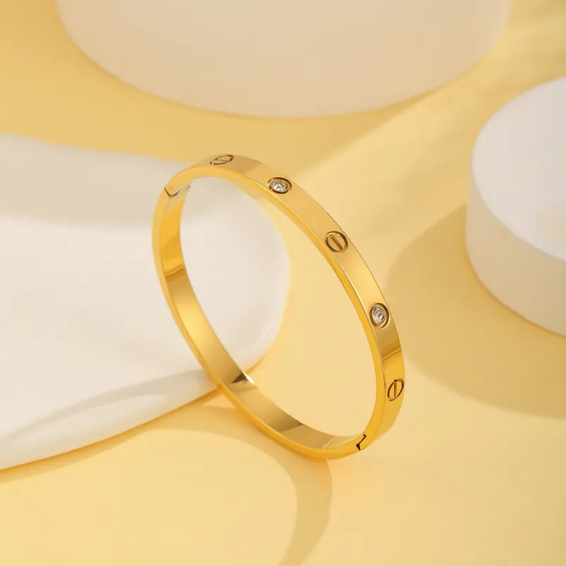 Isabella Notched Bangle