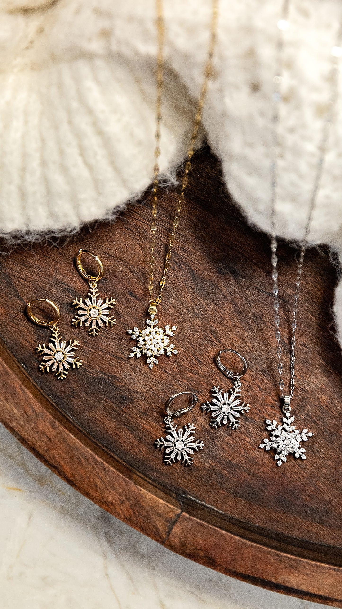 Snowflake Spinner Necklace