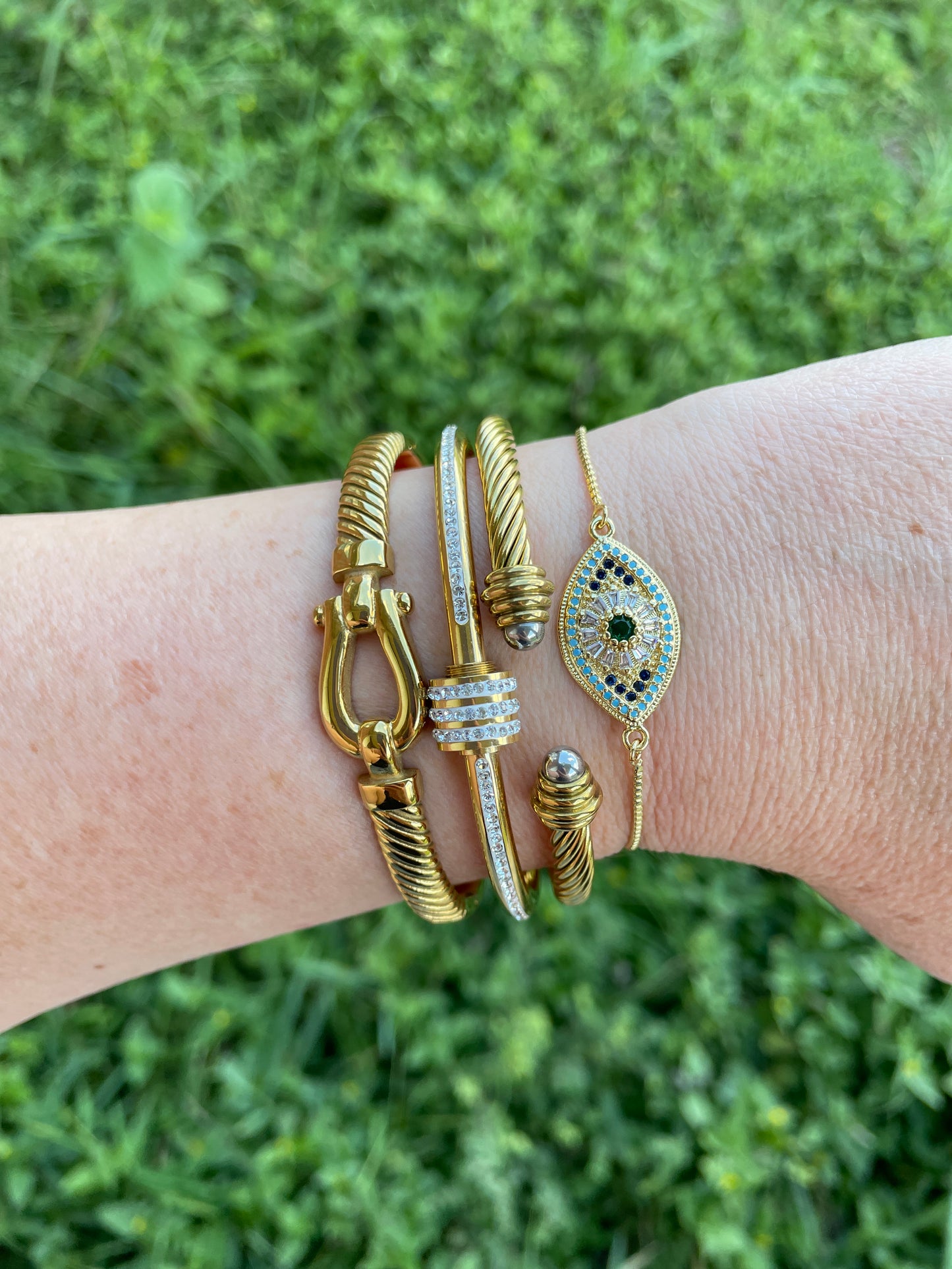Farrah Bangle