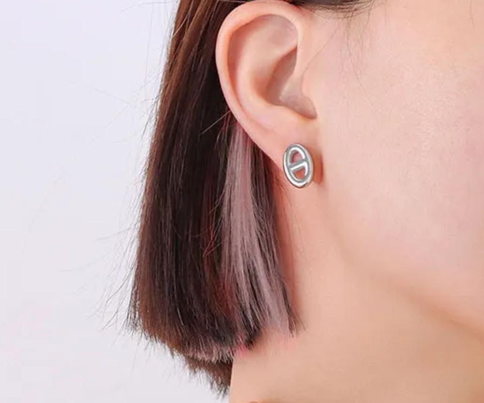 Lauren Studs