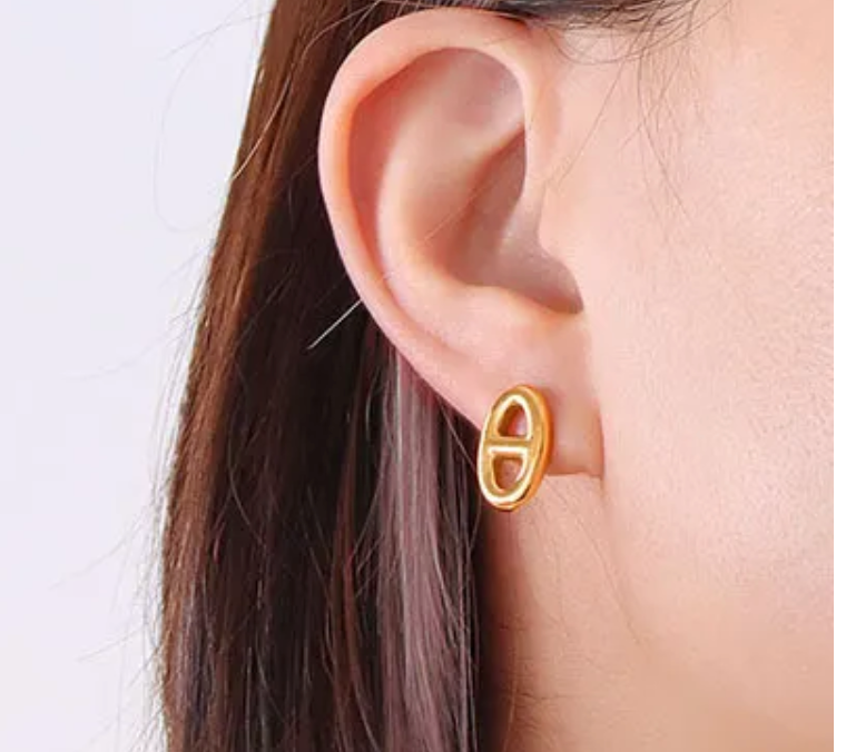 Lauren Studs