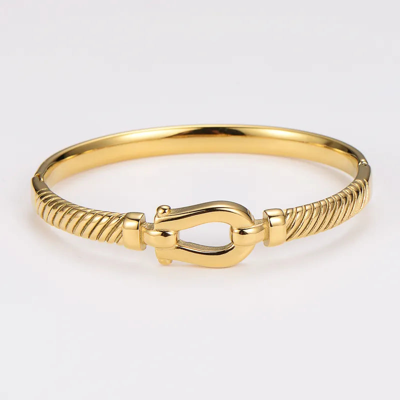 Farrah Bangle