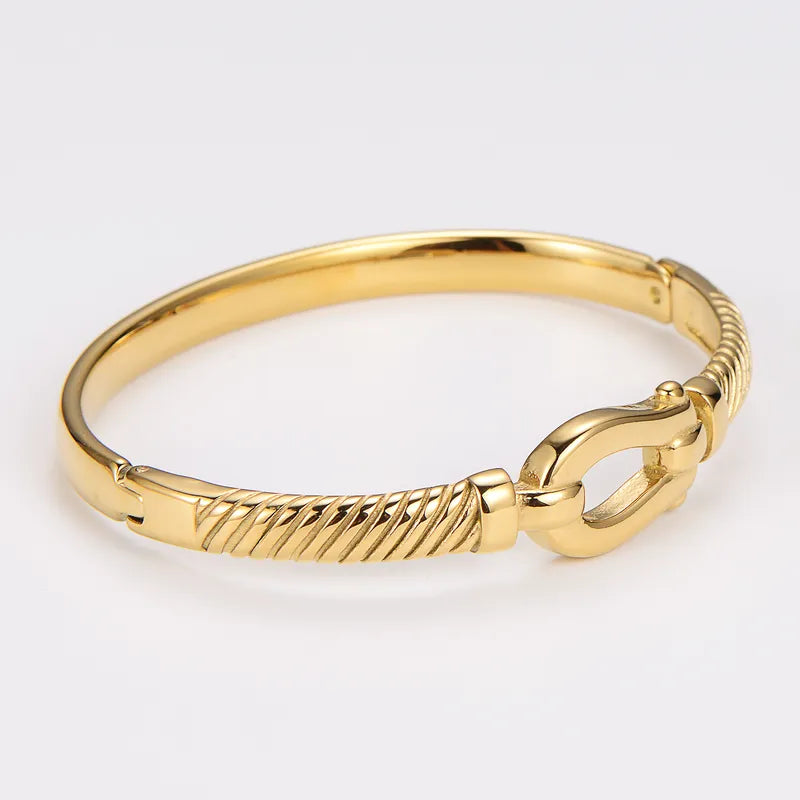 Farrah Bangle