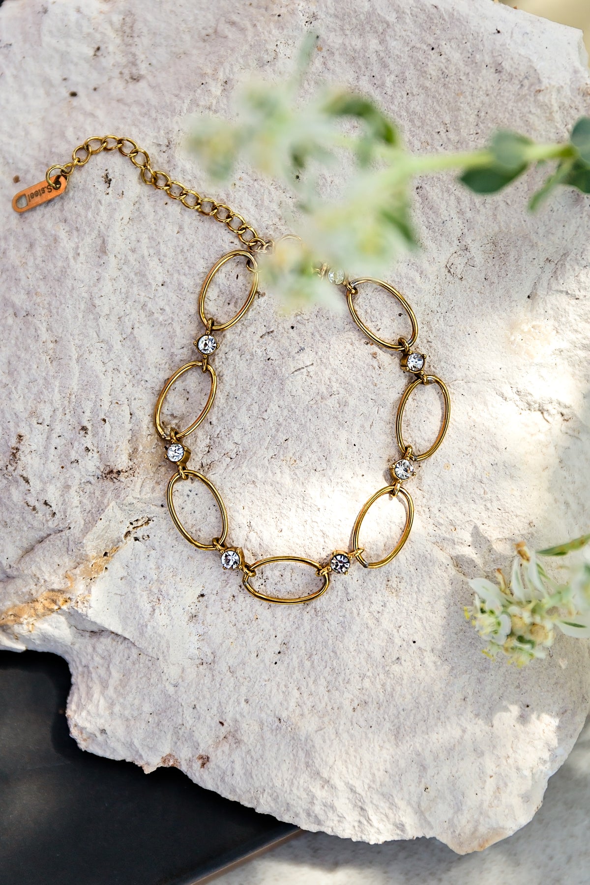 Aveline Bracelet from the LUNA Collection by VEITA Jewelry featuring mixed oval links and sparkling zircon accents with 18kt gold plating.