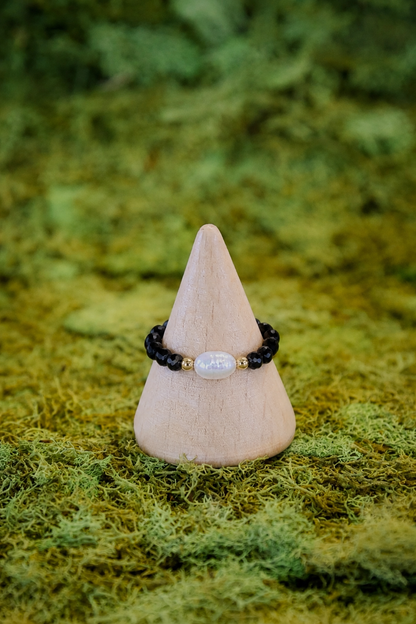 Ellie Stretch Ring in Black