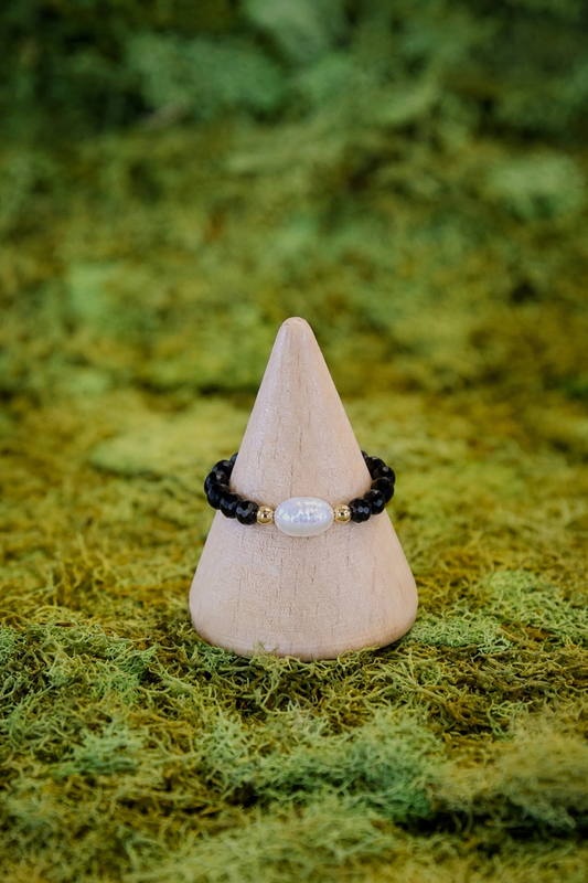 Ellie Stretch Ring in Black