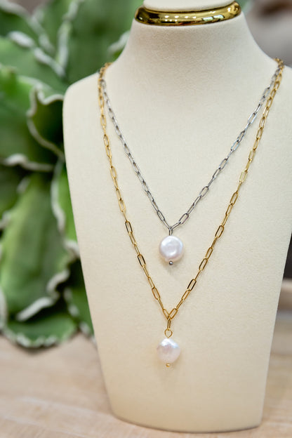 Vera Pearl Necklace