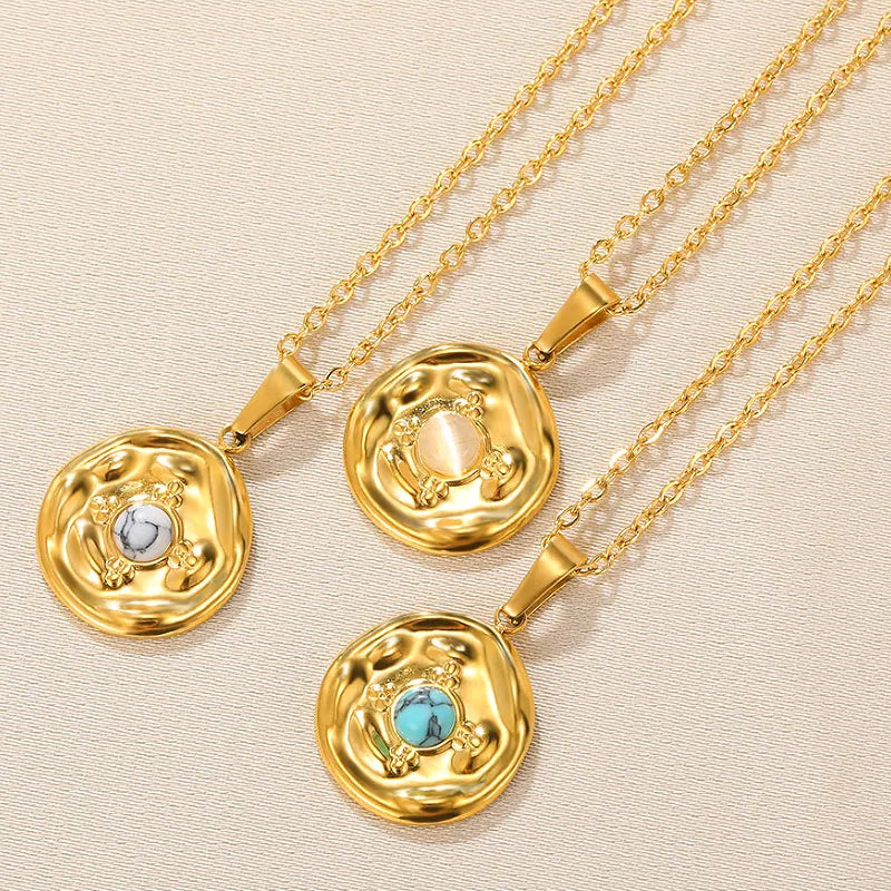 Maya Pendant Necklace (Pre-Order)