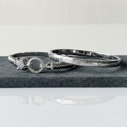 Silver panther head bracelet with textured band and pavé stones